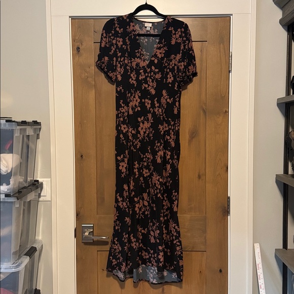 a new day Dresses & Skirts - EUC A new day floral Maxi dress Womens M puff sleeve mermaid V Neck career Work